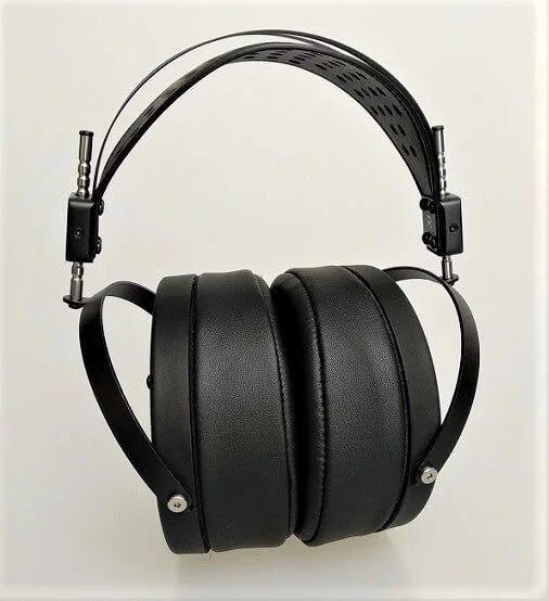 Audeze LCD-2 Classic, auriculares ortodinámicos de sonido cálido.