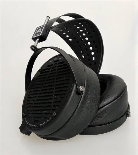Audeze LCD-2 Classic, auriculares ortodinámicos de sonido cálido.