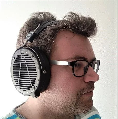 Audeze LCD-2 Classic, auriculares ortodinámicos de sonido cálido.