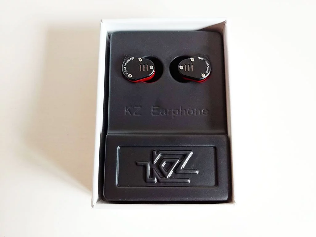 KZ ZSA. Bueno, bonito y barato.